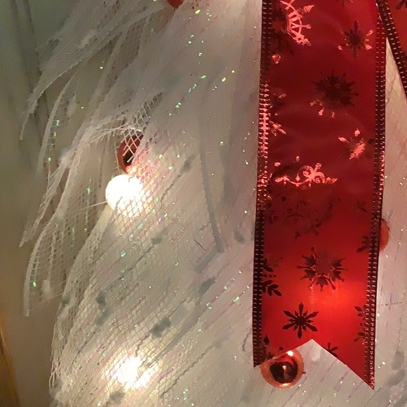 Lighted Christmas tree wall hanging in excellent condition - Picture 3 of 6